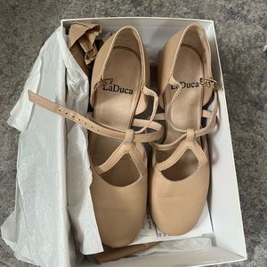 NEW LaDuca Soft Sole Elizabeth’s! Beige, Size 38 (womens 9.5)